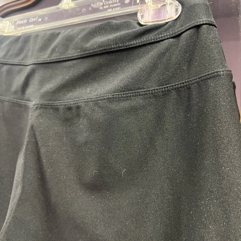 Lucy Everyday Wear Black Capri Activewear Pants